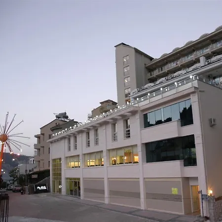 酒店 Calipso 图兰克